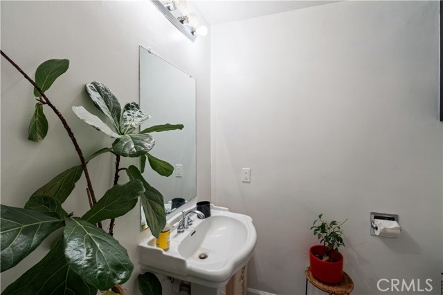 1105 W Highland Avenue, Redlands CA: https://media.crmls.org/medias/ccb429b4-b12d-4b65-b51f-107d2a4b9b7e.jpg