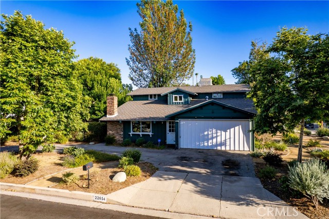 22654 Dolorosa Street, Woodland Hills CA: https://media.crmls.org/medias/ccb5314b-bb82-4faf-8e87-62432b1ca409.jpg