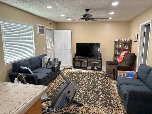 3528 E 54th Street, Maywood CA: https://media.crmls.org/medias/ccb5cce8-feac-41be-a7c5-ebfd7af9e437.jpg
