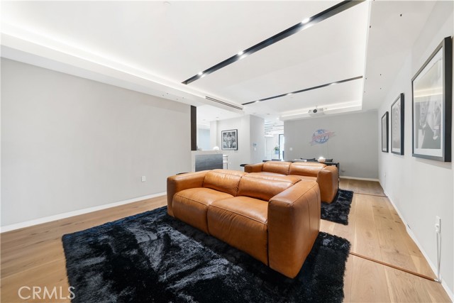1947 Glencoe Way, Los Angeles CA: https://media.crmls.org/medias/ccb64923-014c-4d33-b013-8a8afa85ff0c.jpg