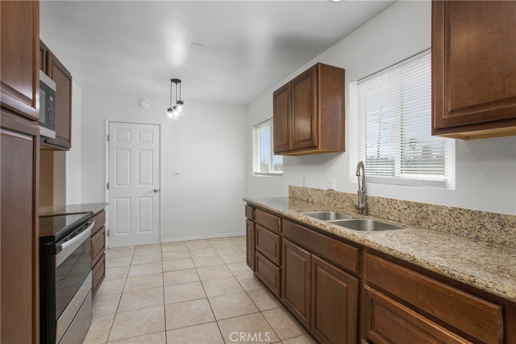 Ccb65a5a 5ea7 43c1 9735 F2d1b4352d14