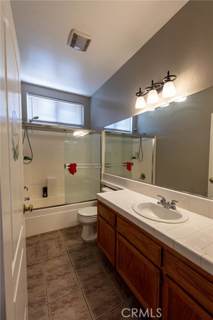 803 Mountain Park Drive, Bakersfield CA: https://media.crmls.org/medias/ccb66741-b873-4567-a6df-d753cf19798a.jpg