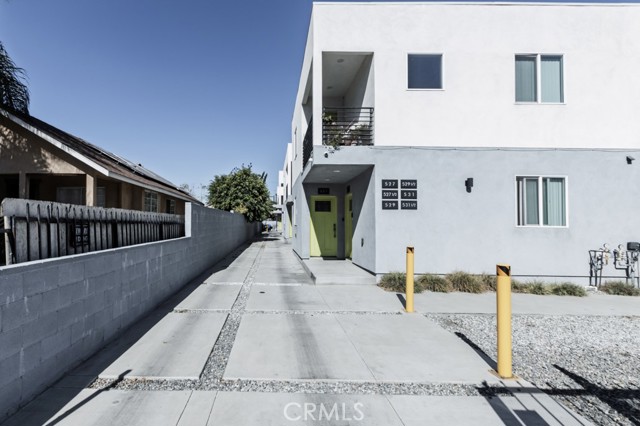 529 W 80th Street, Los Angeles CA: https://media.crmls.org/medias/ccb66f96-f39b-4e41-93ad-93605e50c785.jpg