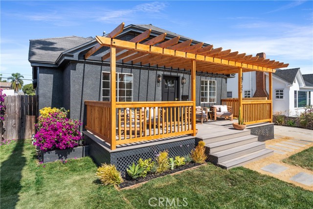 5732 Hillcrest Drive, Los Angeles CA: https://media.crmls.org/medias/ccb68fbc-b37c-499c-a8e0-a7f121e169c9.jpg
