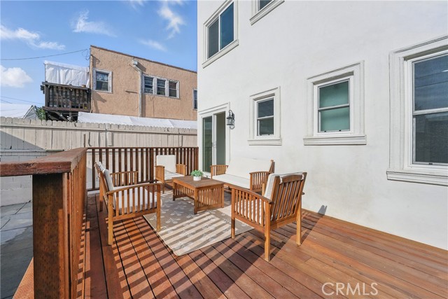 2111 S Bronson Ave, Los Angeles CA: https://media.crmls.org/medias/ccb6f62c-9df7-4999-9b59-17a2a4503225.jpg