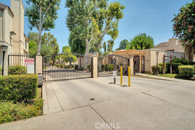 5644 Etiwanda Avenue, Tarzana CA: https://media.crmls.org/medias/ccb73fe2-a31d-4c9e-845f-1319a79f8a39.jpg
