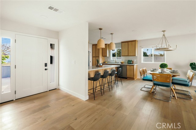 16502 Potter Circle, Huntington Beach CA: https://media.crmls.org/medias/ccb7dfba-0b31-49d8-bd8a-c796d90d1a6f.jpg