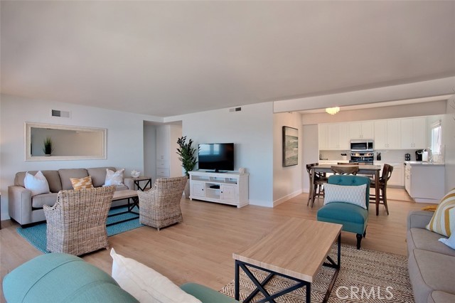 Detail Gallery Image 6 of 12 For 1531 Buena Vista #B,  San Clemente,  CA 92672 - 2 Beds | 2 Baths