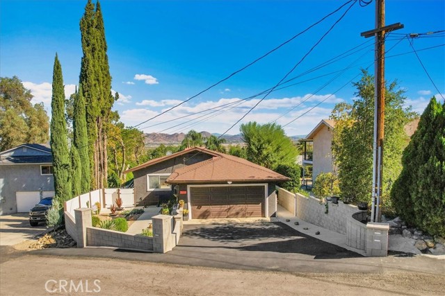 33230 Hollister, Lake Elsinore CA: https://media.crmls.org/medias/ccb9211d-f10c-461e-ba1a-0d235b3c8c6d.jpg