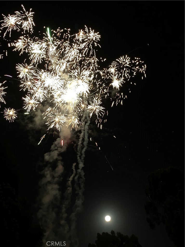 https://media.crmls.org/medias/ccba611f-5674-4892-8009-83b34734adf3.jpg?preset=X-Large