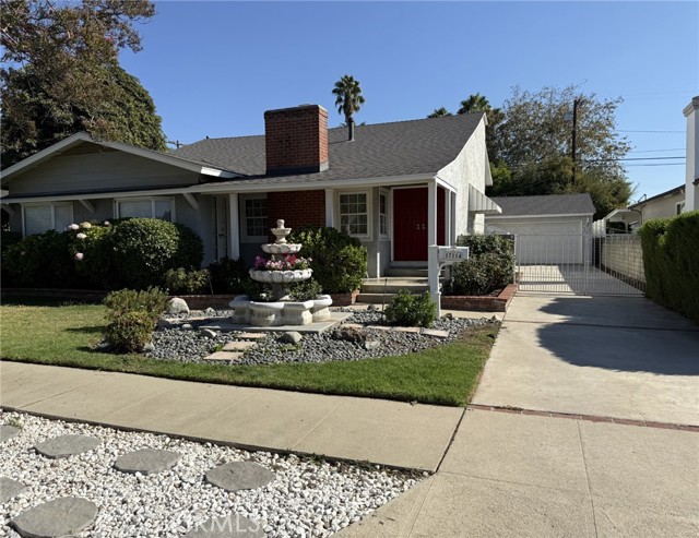 Detail Gallery Image 2 of 31 For 17114 Vose St, Lake Balboa,  CA 91406 - 4 Beds | 2 Baths