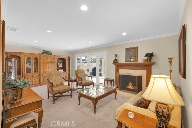 Detail Gallery Image 5 of 28 For 12111 Reagan St, Los Alamitos,  CA 90720 - 3 Beds | 3 Baths