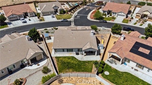 10237 Cotoneaster Street, Apple Valley CA: https://media.crmls.org/medias/ccbcaae8-1b1f-47a1-bdea-9a7eb7e52931.jpg