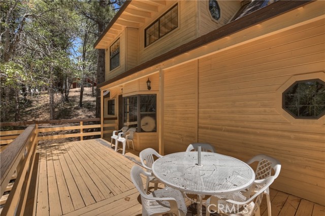 33294 Wild Rose Drive, Green Valley Lake CA: https://media.crmls.org/medias/ccbcf4c0-a6fa-433f-a89c-a07131fb30bc.jpg
