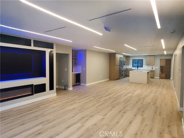 20522 Sherman Way, Winnetka CA: https://media.crmls.org/medias/ccbcfd86-d938-4222-8b79-e3f0efb8e113.jpg