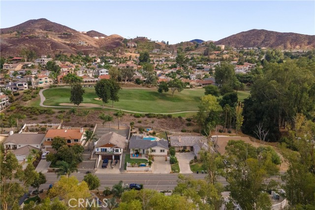 23417 Continental Drive, Canyon Lake CA: https://media.crmls.org/medias/ccbd7a17-7bc2-4385-b516-1740befd297f.jpg