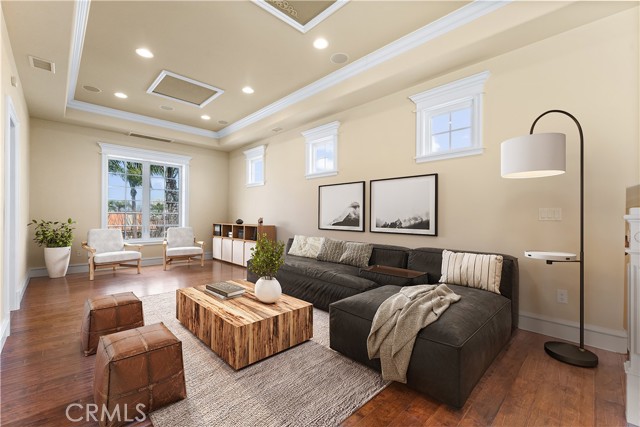 22052 Susan Lane, Huntington Beach CA: https://media.crmls.org/medias/ccbd8cb6-1308-4395-8c00-1b4f53e1773f.jpg
