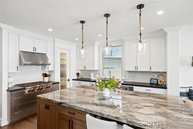Detail Gallery Image 12 of 34 For 118 via Lido Nord, Newport Beach,  CA 92663 - 4 Beds | 3/1 Baths