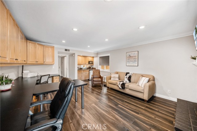 708 Main Street, Huntington Beach CA: https://media.crmls.org/medias/ccbe10b7-7007-45e8-8a09-d6ffb242efc4.jpg