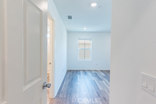 Detail Gallery Image 28 of 64 For 27638 Sawtooth Ln, Canyon Country,  CA 91387 - 3 Beds | 2/1 Baths
