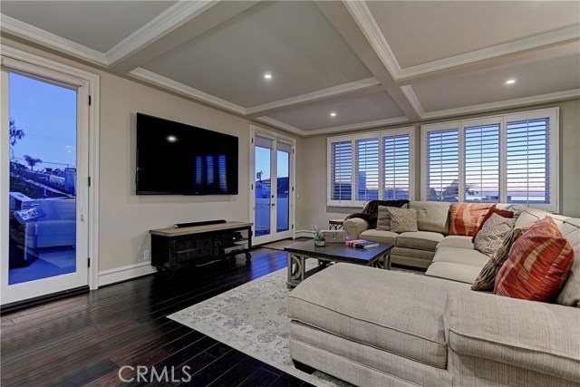 934 Duncan Avenue, Manhattan Beach, California 90266, 5 Bedrooms Bedrooms, ,4 BathroomsBathrooms,Residential,Sold,Duncan,SB17006848