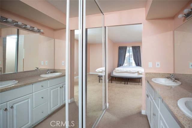 Detail Gallery Image 12 of 34 For 5540 Owensmouth Ave #206,  Woodland Hills,  CA 91304 - 2 Beds | 2 Baths