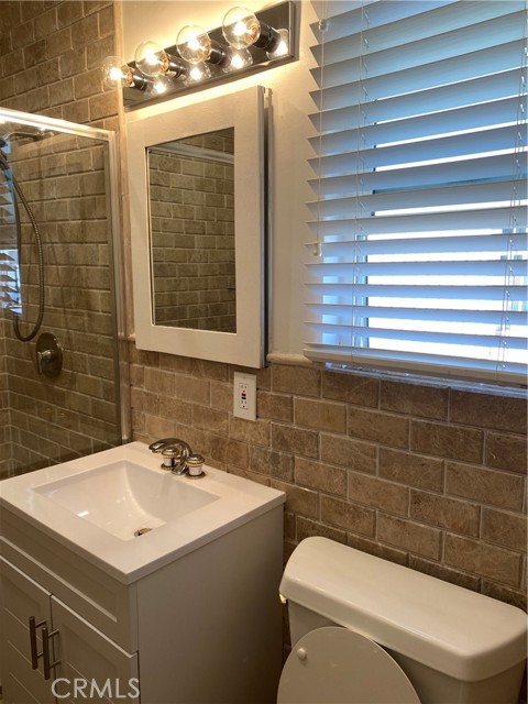 4856 Santa Ana Street, Cudahy CA: https://media.crmls.org/medias/ccc06248-9991-44f5-ad99-1a294706d94d.jpg