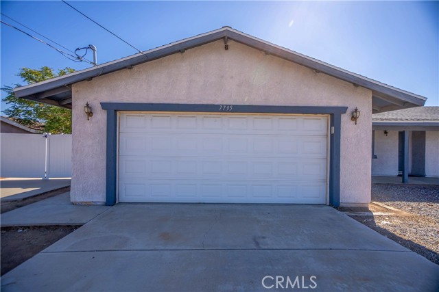Detail Gallery Image 7 of 56 For 7795 Oakwood, Hesperia,  CA 92345 - 3 Beds | 2 Baths