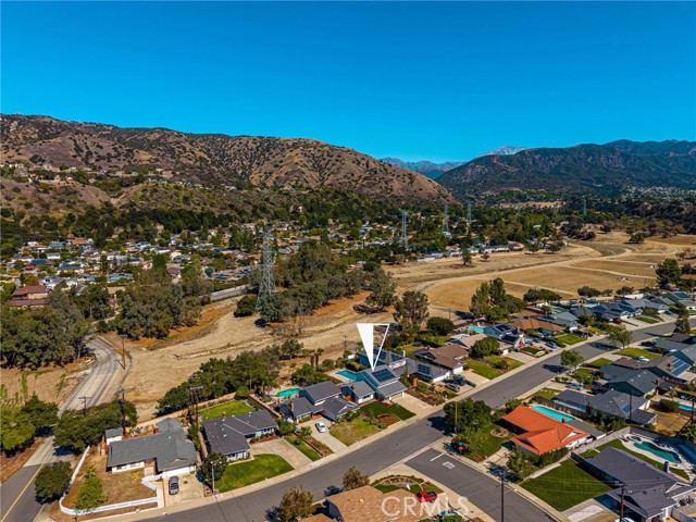 925 Eastglen photo 48