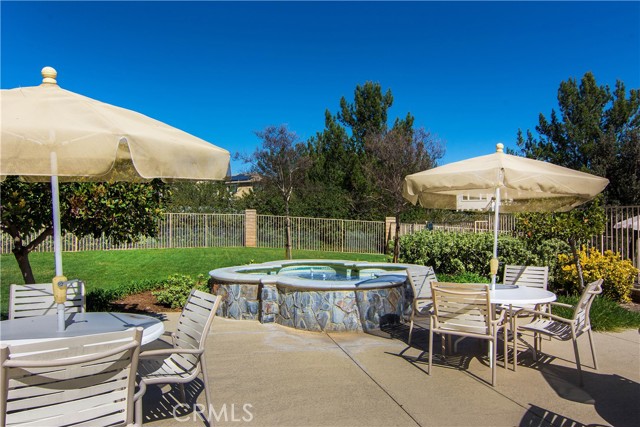27705 Essex Place, Valencia CA: https://media.crmls.org/medias/ccc0e325-83a4-4994-9d96-b5872082fc85.jpg