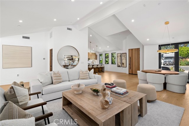 Detail Gallery Image 10 of 35 For 281 Santo Tomas Ave, Costa Mesa,  CA 92627 - 4 Beds | 4/1 Baths