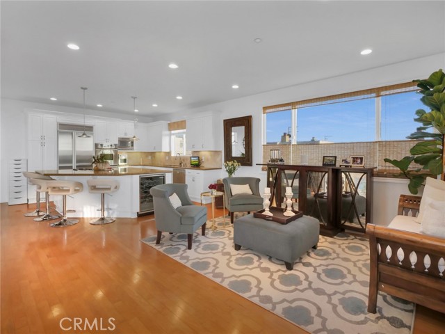 3316 Alma Avenue, Manhattan Beach, California 90266, 5 Bedrooms Bedrooms, ,4 BathroomsBathrooms,Residential,Sold,Alma,SB22035923