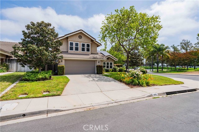 1605 Ridgewood Drive photo 1