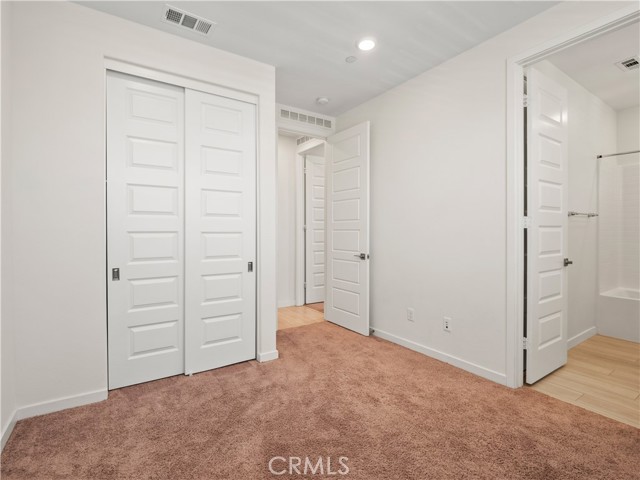 27148 Valley Oak Place, Valencia CA: https://media.crmls.org/medias/ccc21fd9-4426-4f13-aff4-5e298299309f.jpg