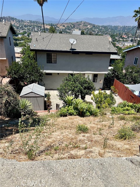 2717 Chadwick Circle, Los Angeles CA: https://media.crmls.org/medias/ccc30df0-1a9c-4034-8212-1bc73bd3229d.jpg