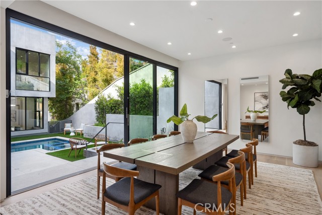 3670 Buena Park Drive, Studio City CA: https://media.crmls.org/medias/ccc32674-6b21-450a-9ee6-31e11c7ba1d0.jpg