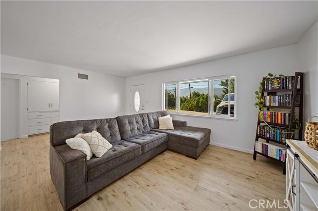 8627 Elizabeth Lake Road, Leona Valley CA: https://media.crmls.org/medias/ccc3350b-85bf-437c-9801-5928942ea7c0.jpg