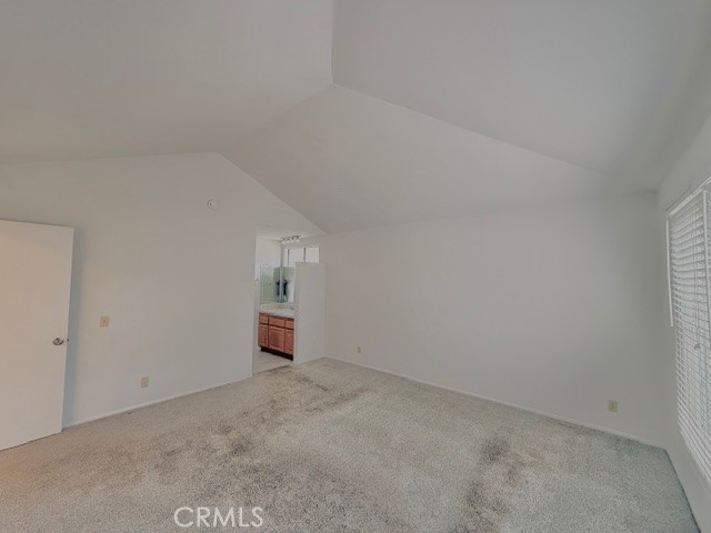 https://media.crmls.org/medias/ccc354a4-32a9-4f2a-bd98-d7895d91a6b6.jpg?preset=X-Large