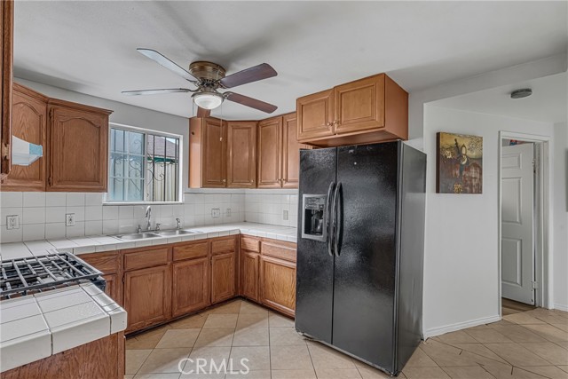 11513 S San Pedro, Los Angeles CA: https://media.crmls.org/medias/ccc4894f-24a0-449e-a915-6319713970e9.jpg