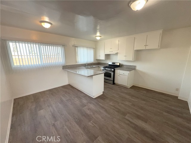 Detail Gallery Image 4 of 13 For 1036 W 95th St #5,  Los Angeles,  CA 90044 - 2 Beds | 1 Baths