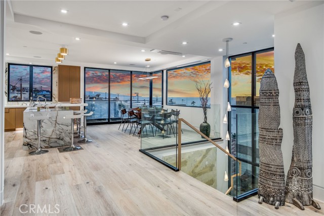 200 40th Street, Manhattan Beach, California 90266, 4 Bedrooms Bedrooms, ,4 BathroomsBathrooms,Residential,Sold,40th,SB22010624