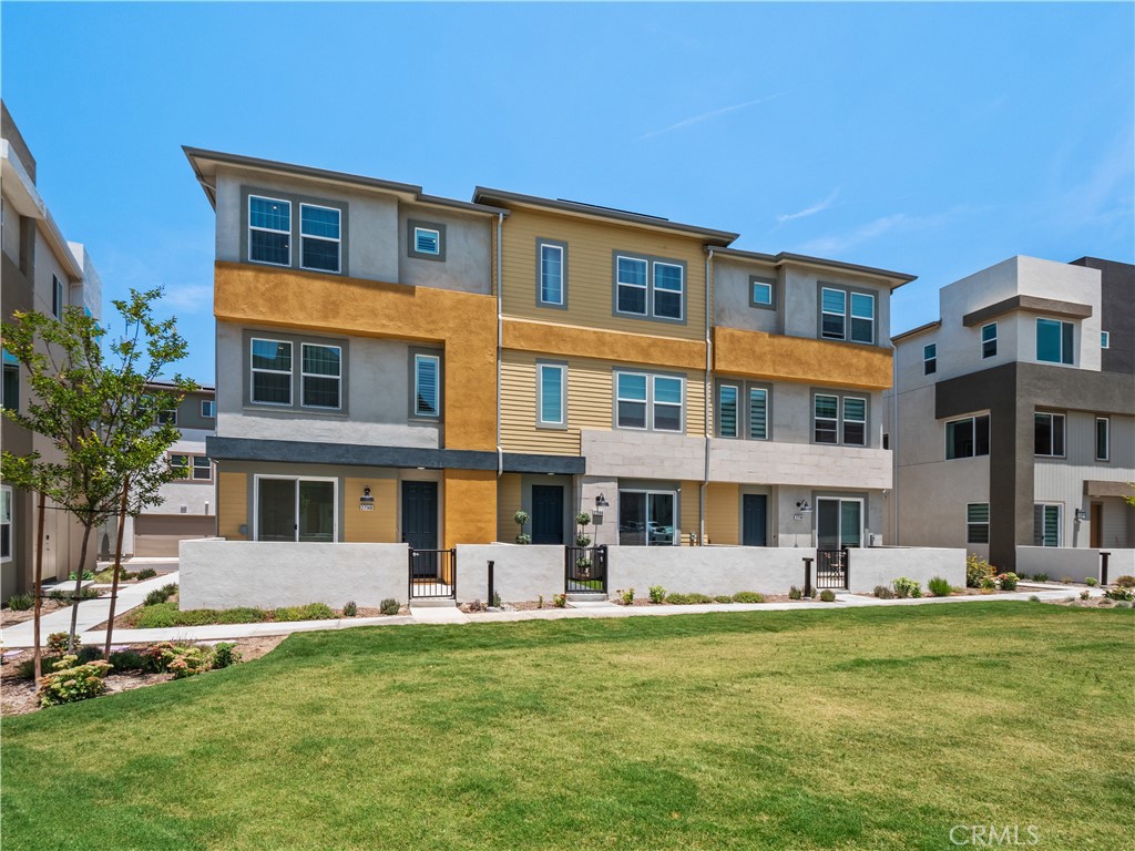 27148 Valley Oak Place