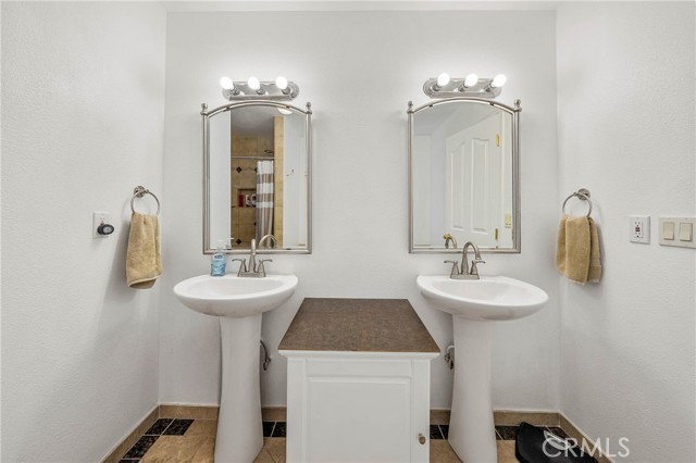 Detail Gallery Image 31 of 56 For 2920 Meadow Creek Rd, Clearlake Oaks,  CA 95423 - 3 Beds | 2/1 Baths