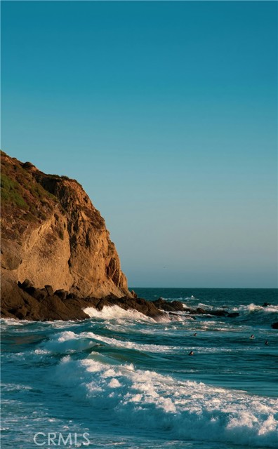 5 Oceanfront Lane, Dana Point CA: https://media.crmls.org/medias/ccc69fa0-54c8-4377-a709-713d28d7a475.jpg