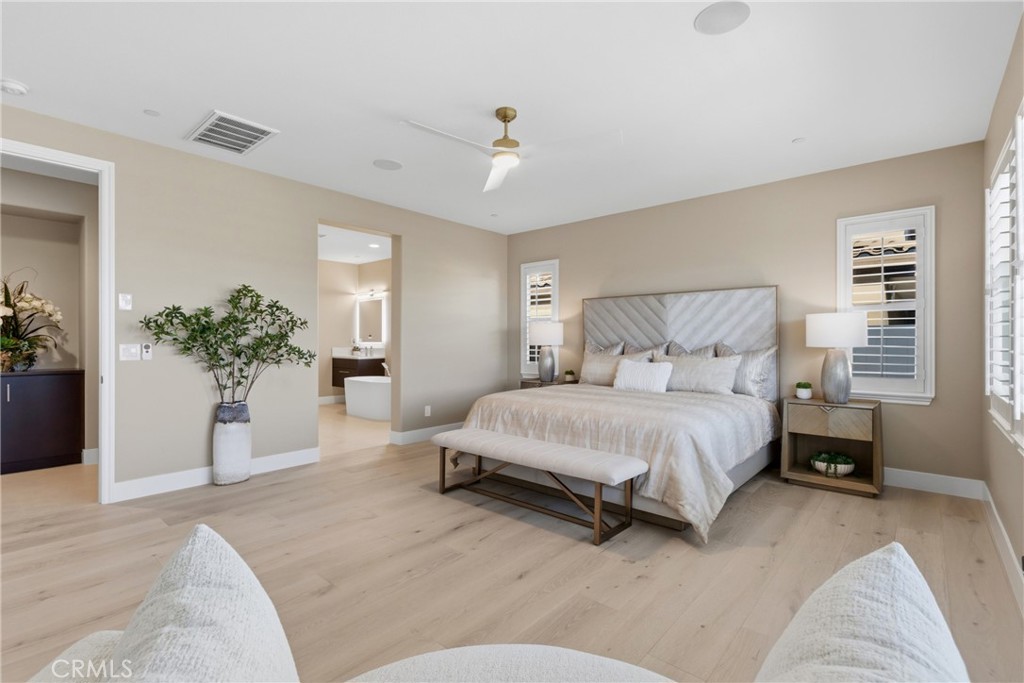 https://media.crmls.org/medias/ccc6a229-b5e2-4acd-adcb-162547451292.jpg?preset=X-Large