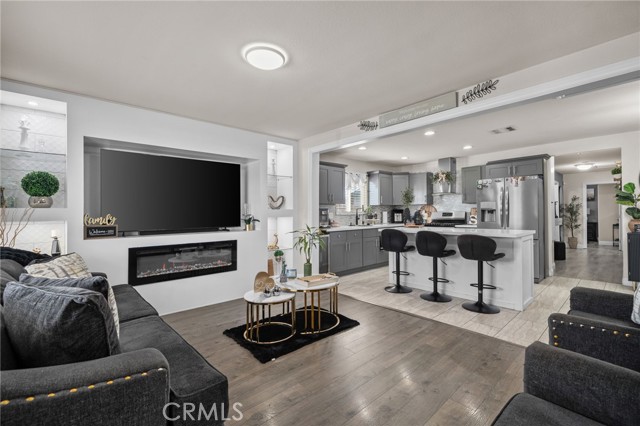 Detail Gallery Image 5 of 26 For 945 E I, Ontario,  CA 91764 - 4 Beds | 2 Baths