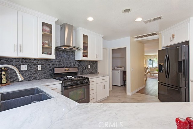 Detail Gallery Image 17 of 43 For 19 Tennessee, Irvine,  CA 92606 - 4 Beds | 2/1 Baths