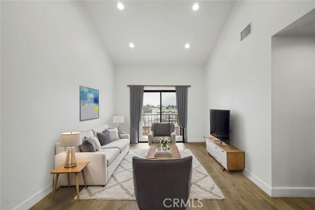 1410 Coranado Avenue, Long Beach CA: https://media.crmls.org/medias/ccc7be23-37c5-4f94-91bf-3e8a448f4337.jpg