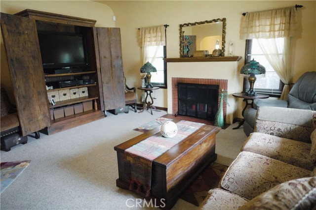 424 W 11th Street, Azusa CA: https://media.crmls.org/medias/ccc7c172-5e34-4321-ad7e-16d756586ea7.jpg
