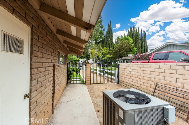 5802 Lakehaven Way, Yorba Linda CA: https://media.crmls.org/medias/ccc7e283-66e2-443c-add7-94d562341ade.jpg